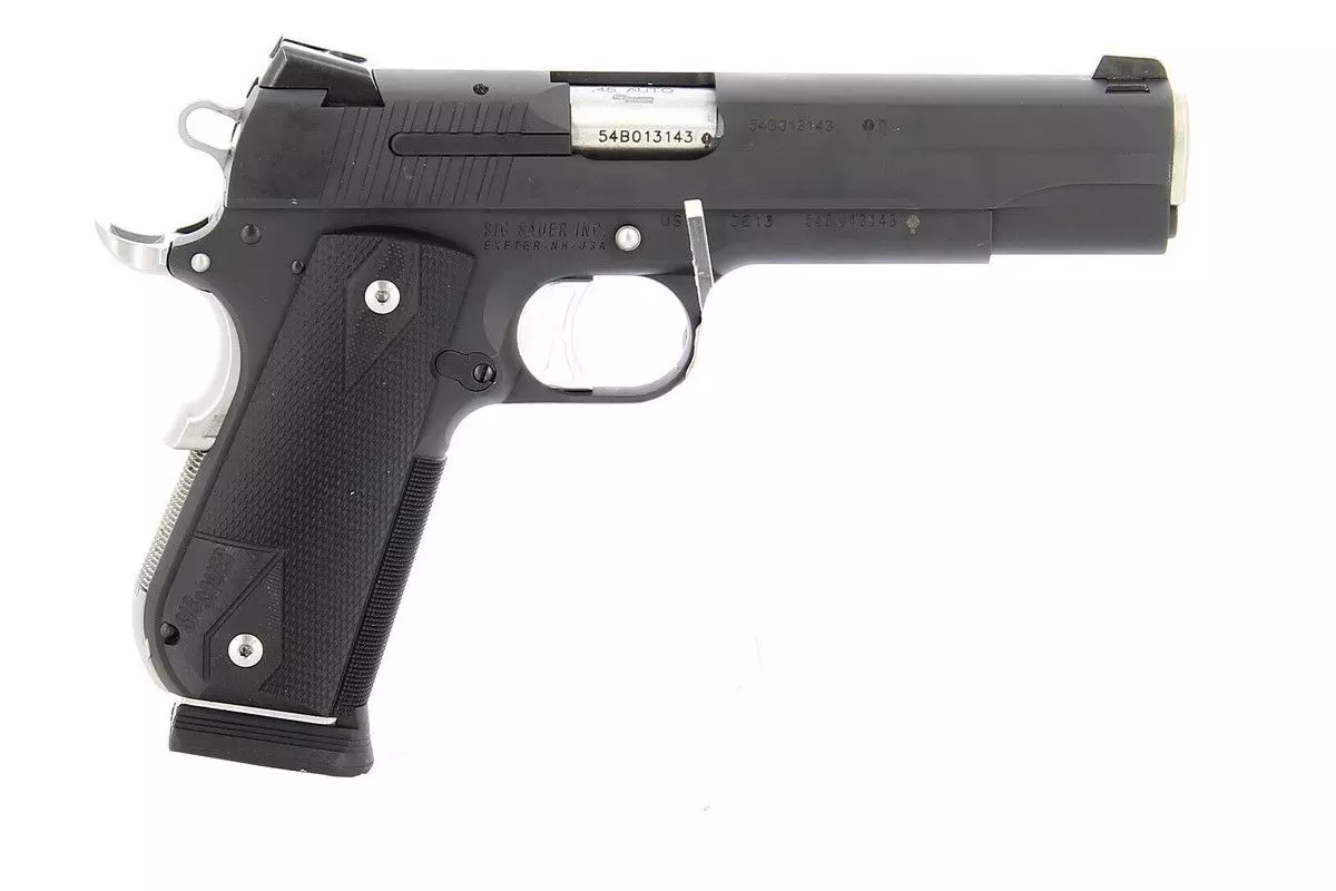 Pistolet semi-automatique Sig Sauer 1911 Nightmare calibre 45 ACP 