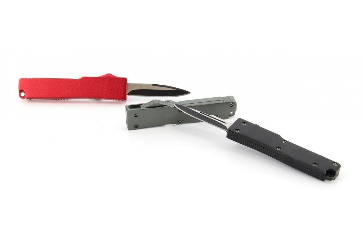 Mini Couteau Ejectable poussoir sur le dessus