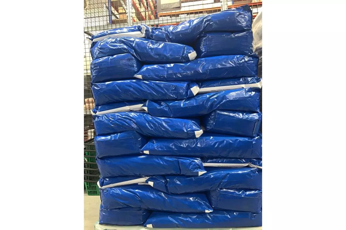 Palette de 36 Sac de 20 Kg Croquette Bleu de chez Meyson Aliment Complet pour chiens 