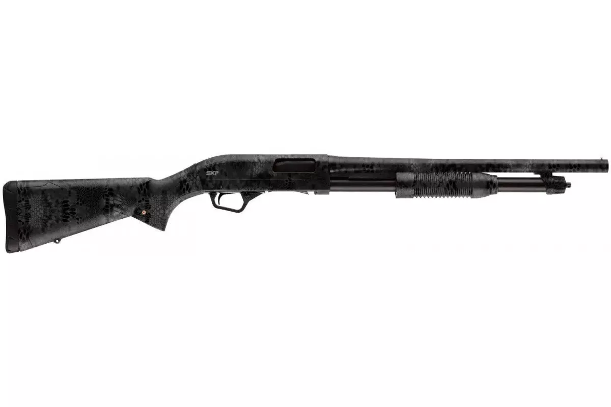 Fusil à pompe Winchester SXP Typhon Defender calibre 12/76 canon de 46 cm 