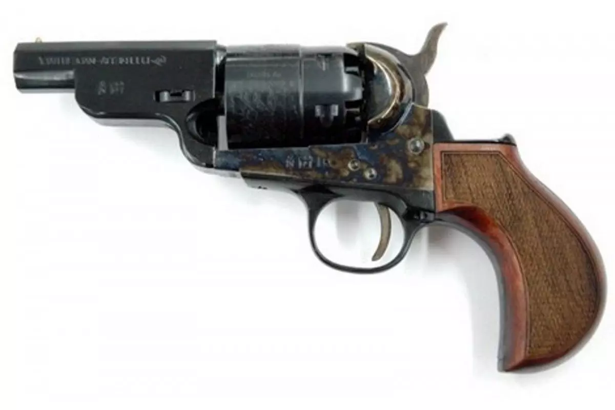 Révolver poudre noire Pietta 1851 Colt Navy Yank Snubnose Thunderer acier calibre 44 