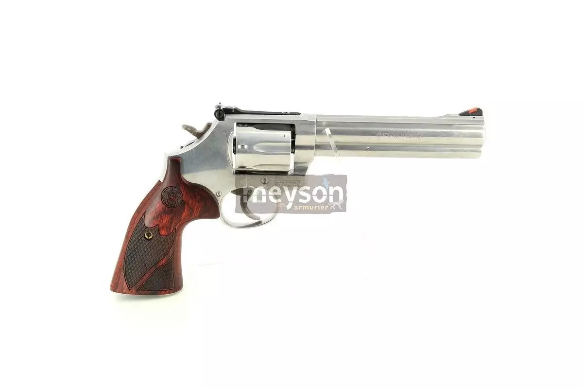 Revolver Smith et Wesson 686 Plus Deluxe 6'' calibre 357 Magnum 