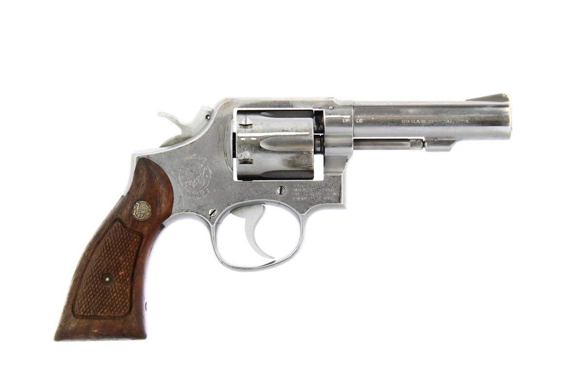 Revolver Smith&Wesson Mod.64 Inox Calibre 38 Special Poignée Bois ***occasion*** Revolver Smith&Wesson Mod.64 Inox Calibre 38 Special Poignée Bois ***occasion***