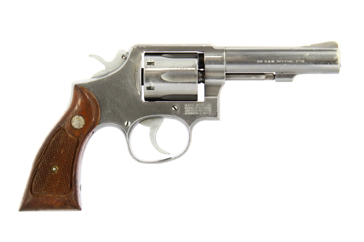 Revolver Smith&Wesson Mod.64 Inox Calibre 38 Special Poignée Bois ***occasion*** Revolver Smith&Wesson Mod.64 Inox Calibre 38 Special Poignée Bois ***occasion***